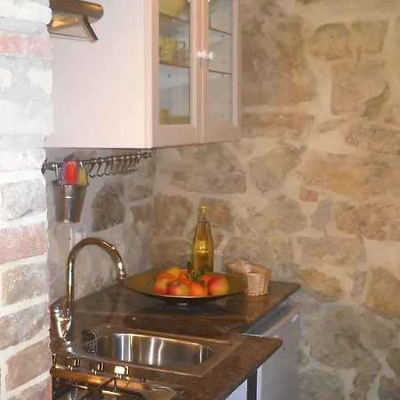 Agriturismo La Rogaia Feriegård Castel Rigone